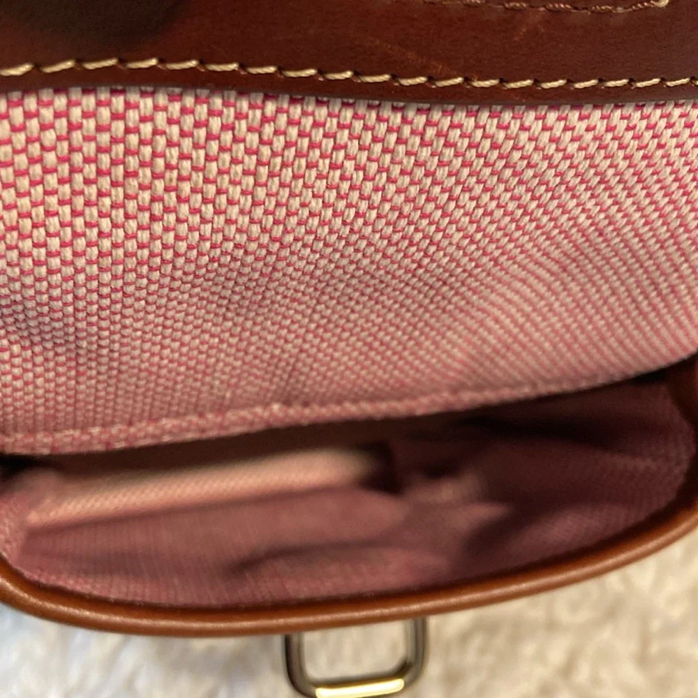 Dooney & Bourke leather letter carrier - Picture 8 of 9